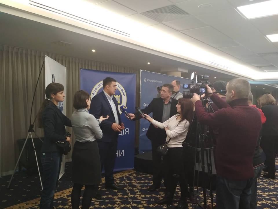 Про виклики та перспективи децентралізації говорили на V-ому Національному прес-клубі реформ. Деталі у сюжеті на телеканалі 