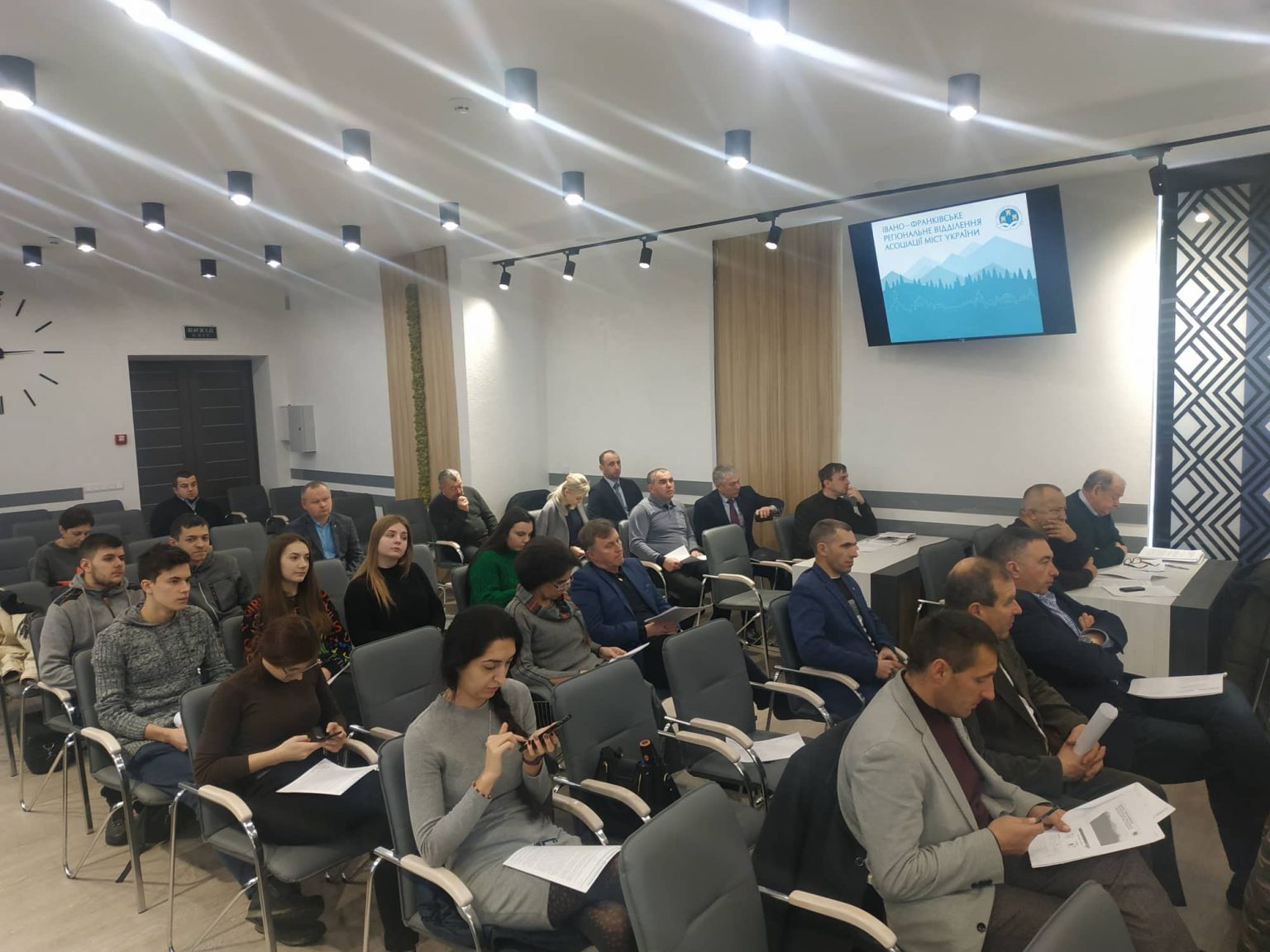 Мер Франківська та нардепи обговорили зміни до Конституції: 