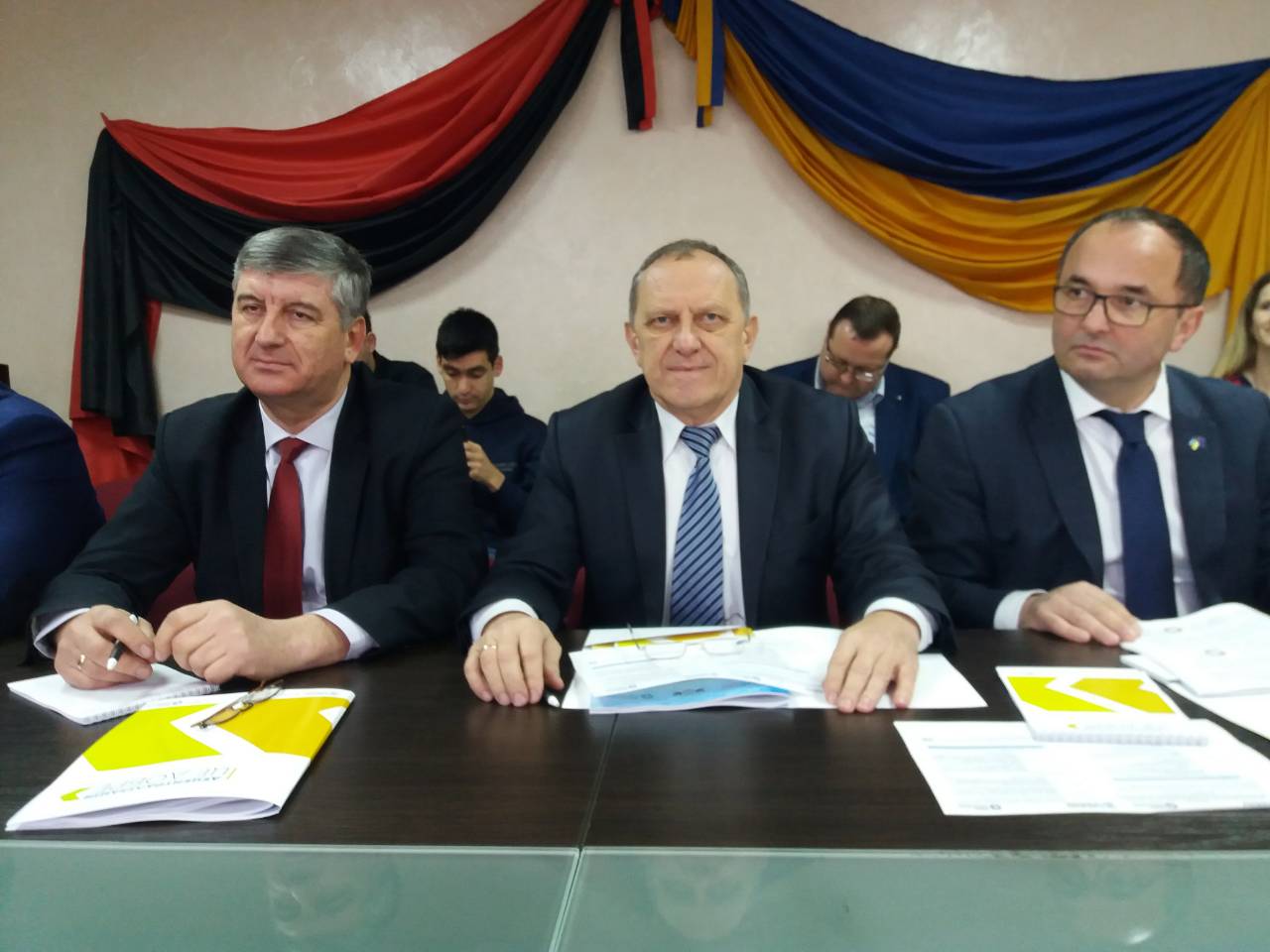 Селищний голова виступив з презентацією МЕР ...