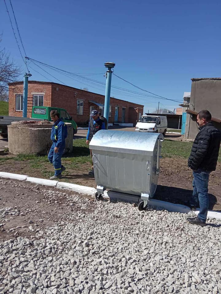 В м. Городенка встановили додаткові сміттєві ...