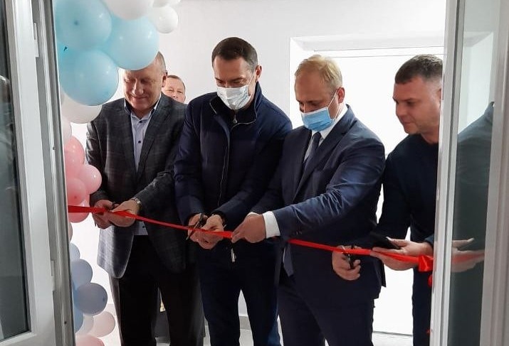 У Бурштинській лікарні відкрили оновлене пологове ...